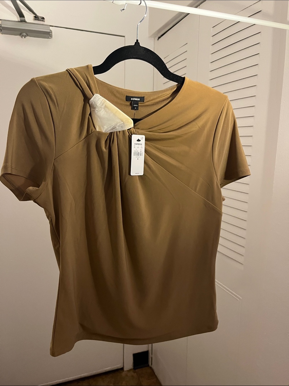 Express Short Sleeve Twist-Neck Top in Olive Green
